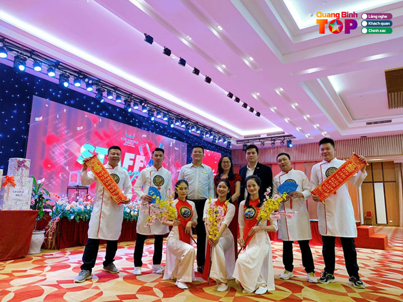 violet-trang-phuc-bieu-dien-quangbinhtoplist