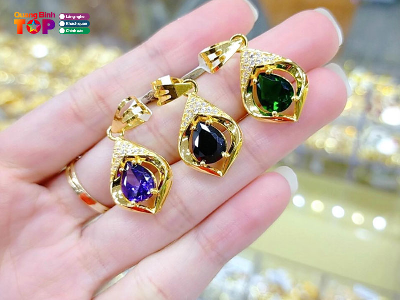 Cua-hang-vang-bac-ngoc-ha-1-quangbinhtoplist