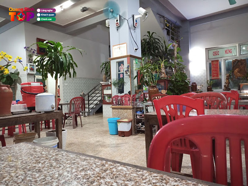 Quan-an-gan-dao-yen-minh-phung-quangbinhtoplist