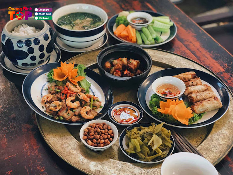 Quan-com-nieu-o-quang-binh-la-co-quangbinhtoplist
