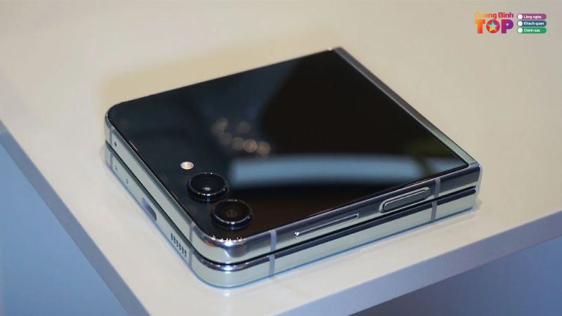 Samsung-galaxy-z-flip-6-quanbinhtoplist-3