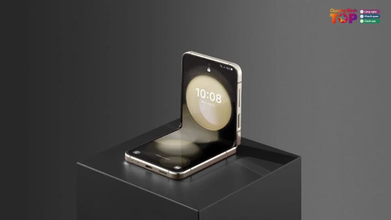 Samsung-galaxy-z-flip-6-quanbinhtoplist-6