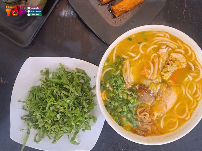 Meo-lua-chon-va-thuong-thuc-chao-canh-cua-roi-tu-nguoi-dia-phuong-quangbinhtoplist