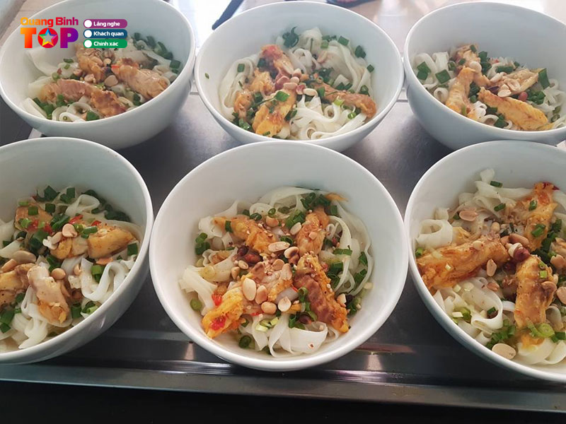 Mi-quang-quan-am-thuc-tran-quangbinhtoplist