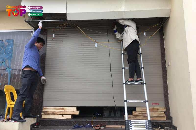 Sua-chua-cua-cuon-phu-cuong-quangbinhtoplist