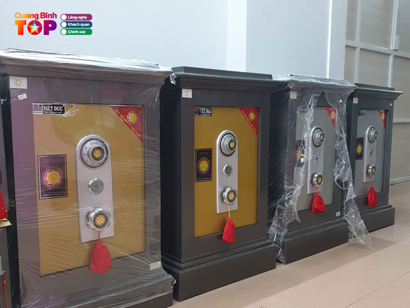 Cua-hang-ket-sat-hong-dinh-quangbinhtoplist