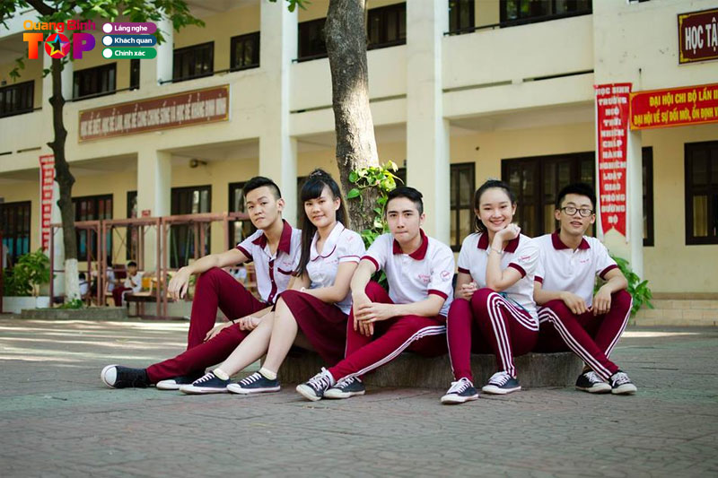 Dong-phuc-hoc-sinh-dong-hoi-quangbinhtoplist