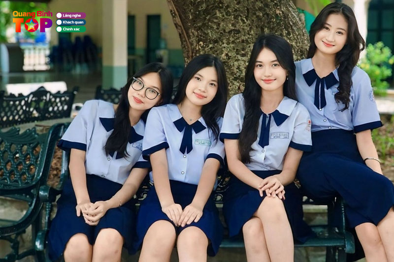 Dong-phuc-hoc-sinh-hoang-nguyet-quangbinhtoplist