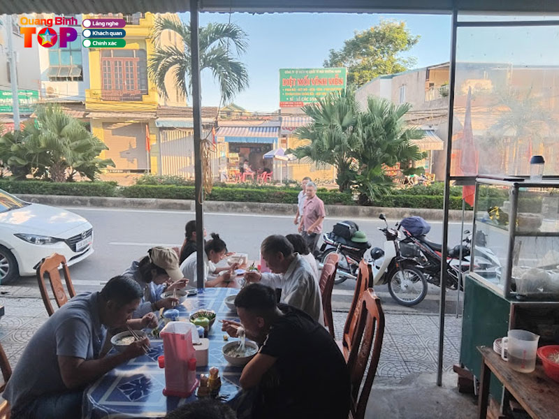 Pho-bac-quan-an-gan-ga-dong-hoi-quangbinhtoplist