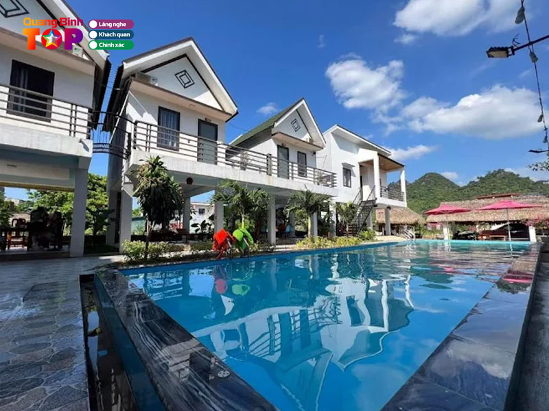 Yolo-pool-bar-villas-quangbinhtoplist