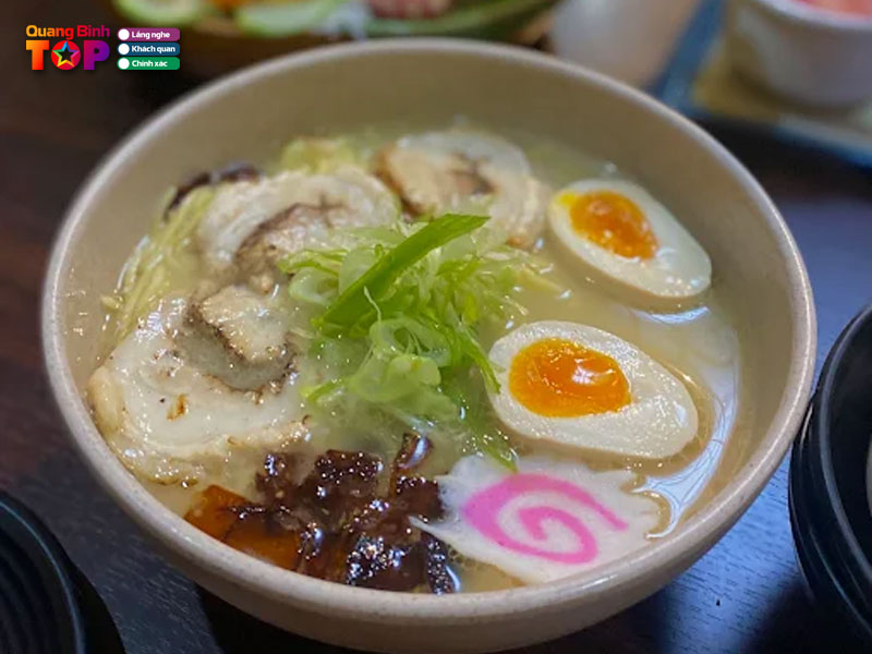 Sushi-co-mo-quangbinhtoplist