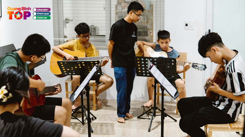 Top-7-lop-hoc-guitar-o-quang-binh-chat-luong-hoc-phi-hop-ly-quangbinhtoplist