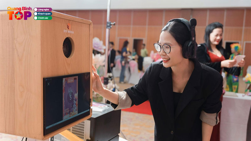 Eye-media-cung-cap-dich-vu-photobooth-chup-anh-lay-ngay-tai-quang-binh-quangbinhtoplist