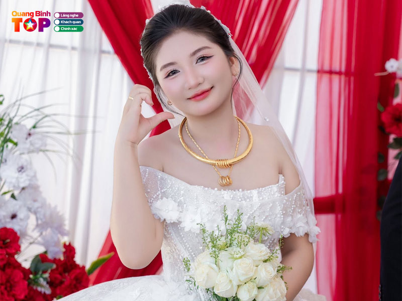 Huyen-anh-makeup-quangbinhtoplist