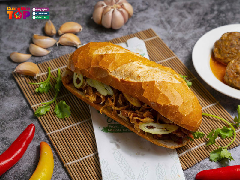 Mi-ngon-banh-mi-thit-nuong-quangbinhtoplist