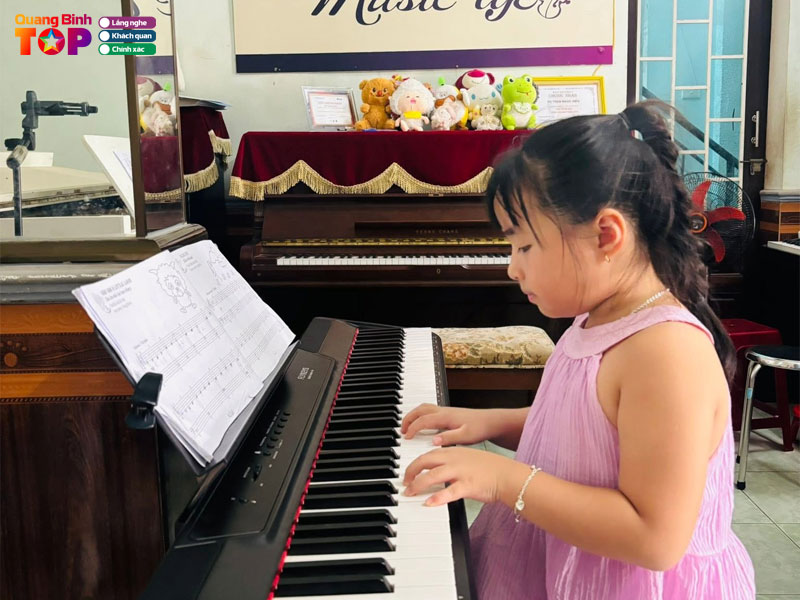 Trung-tam-am-nhac-music-life-quangbinhtoplist